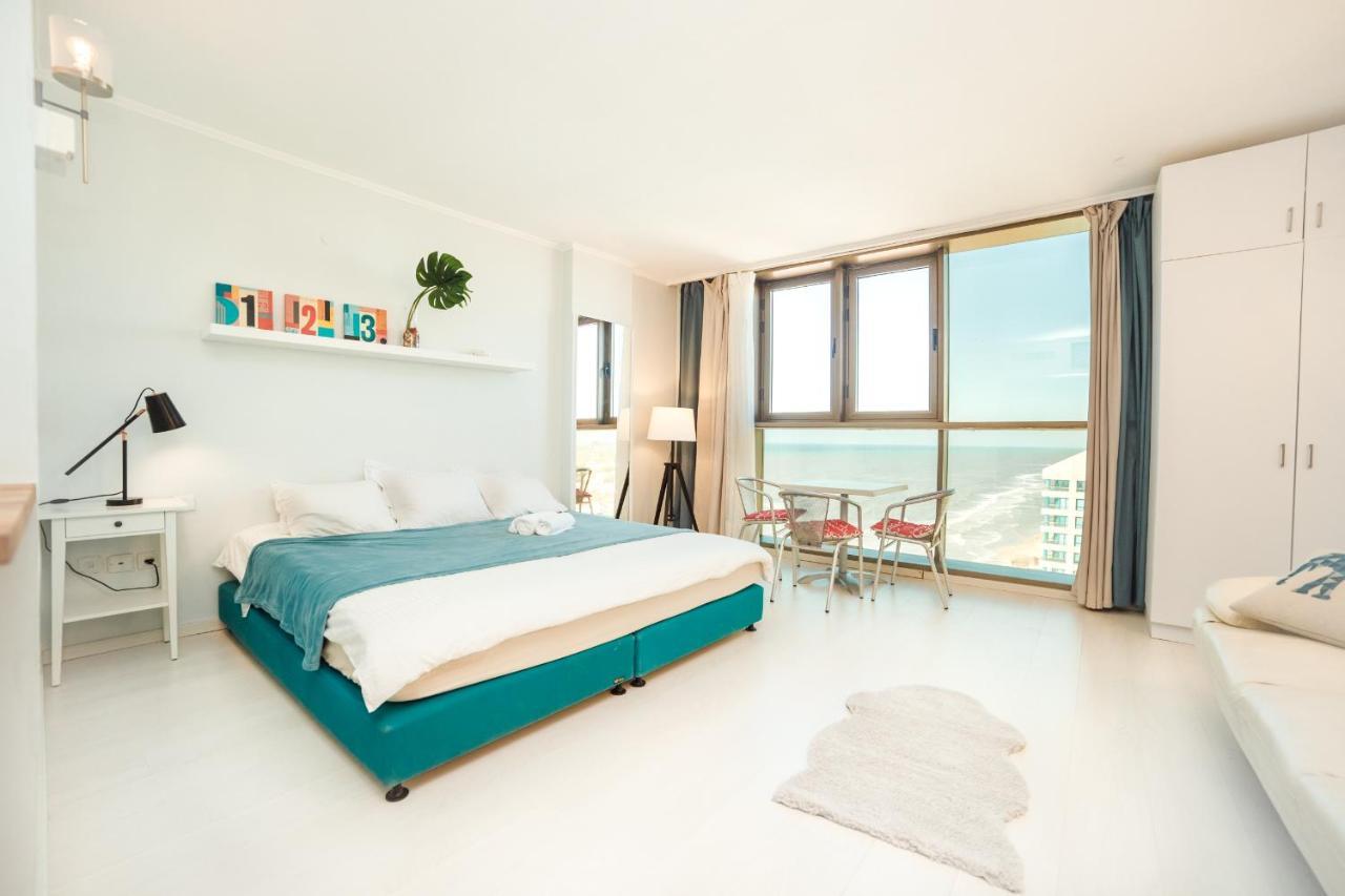 Sunny Sea View Studio Διαμέρισμα Herzelia Εξωτερικό φωτογραφία